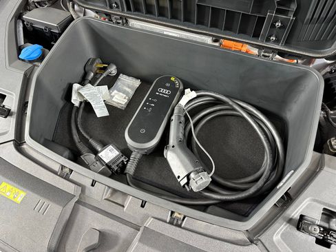 Used 2019 Audi e-tron Premium Plus image 26