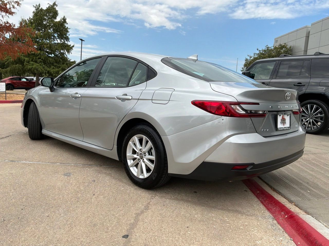 Used 2026 Toyota Camry LE FWD image 8