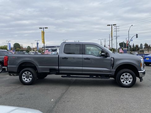 Used 2024 Ford F350 XLT image 2