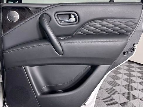 Certified 2024 INFINITI QX80 Sensory image 30