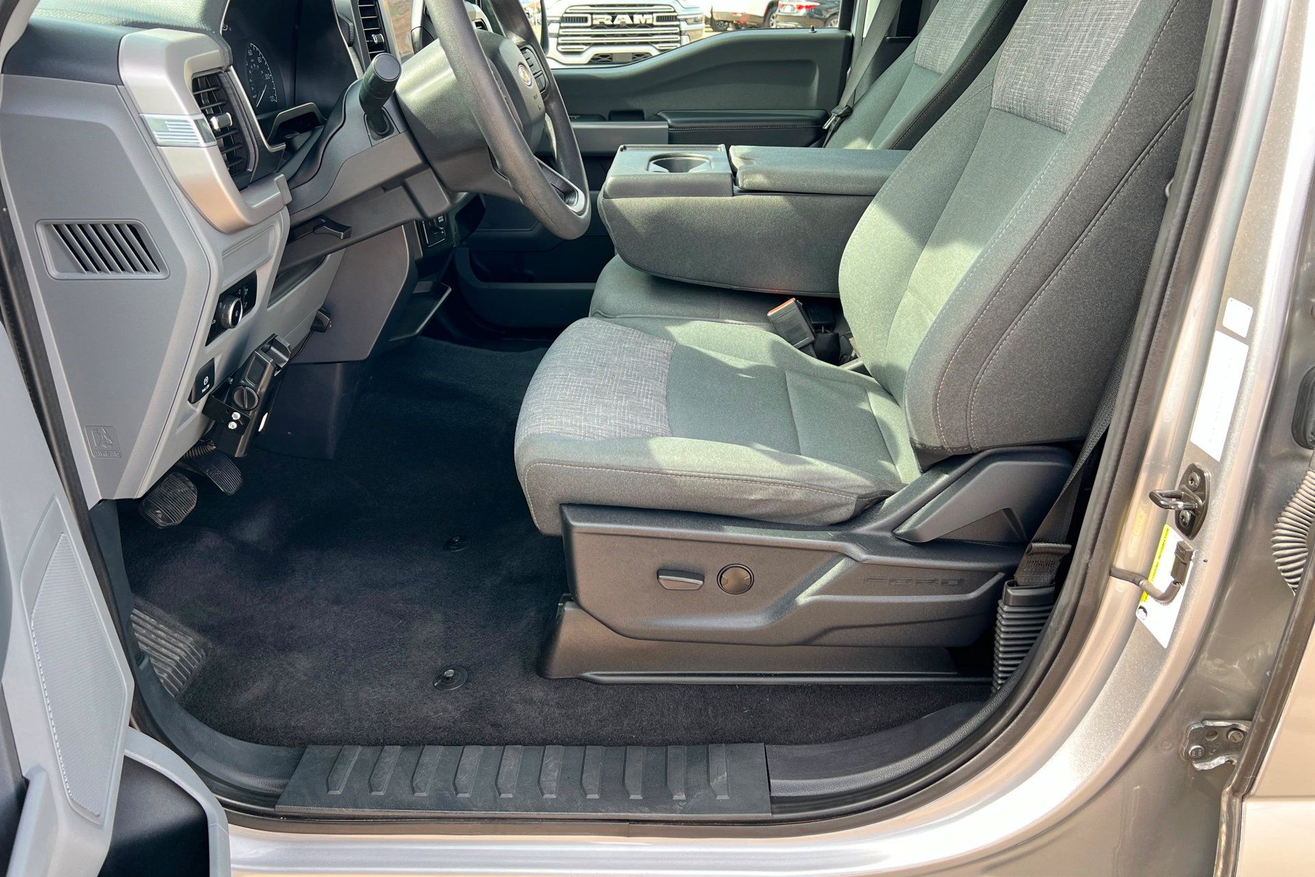 Used 2023 Ford F150 XLT AWD/4WD image 17