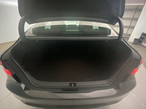 Used 2020 Toyota Camry LE FWD image 23