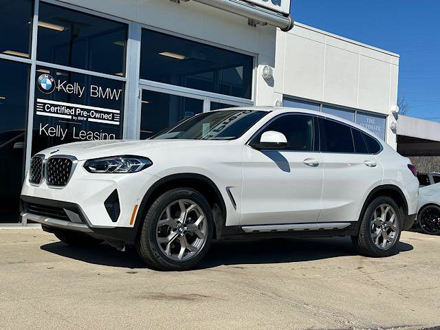 Used 2025 BMW X4 xDrive30i AWD/4WD image 4