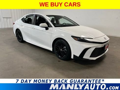 Used 2025 Toyota Camry SE FWD image 1