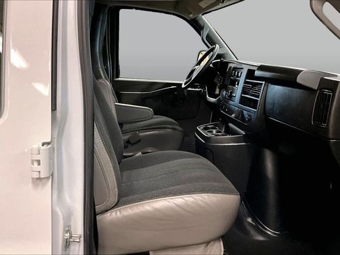 Used 2024 GMC Savana 2500 w/ Driver Convenience Package RWD image 7