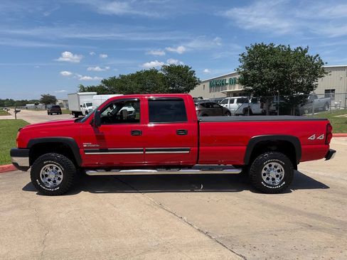 Used 2006 Chevrolet Silverado 2500 LT w/ Heavy-Duty Power Package AWD/4WD image 7