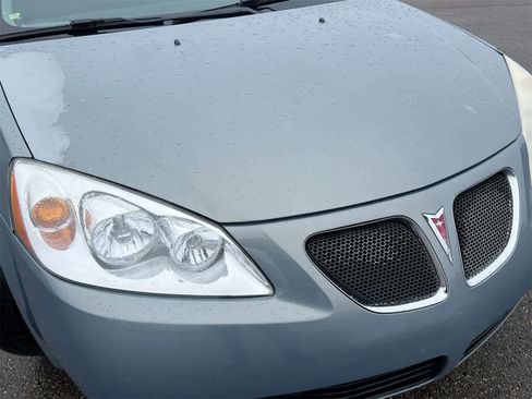 Used 2009 Pontiac G6 Sedan w/ Sun And Sound Package image 11
