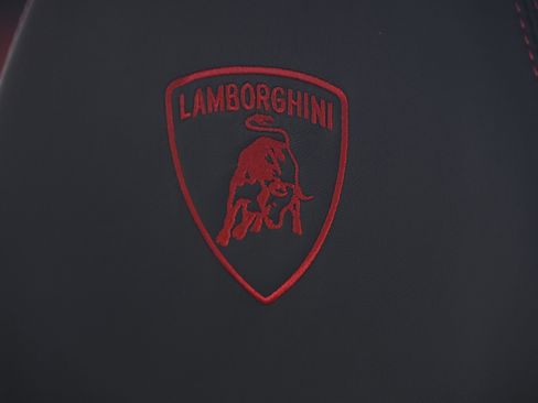 Used 2020 Lamborghini Urus AWD/4WD image 31