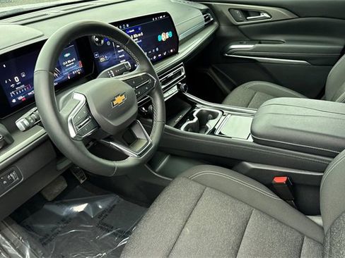 Used 2024 Chevrolet Traverse LT w/ LPO, Floor Liner Package image 10