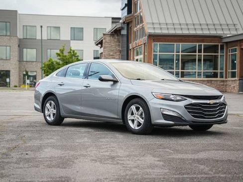 Used 2024 Chevrolet Malibu LT FWD image 1
