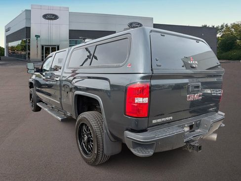 Used 2018 GMC Sierra 2500 Denali w/ Duramax Plus Package AWD/4WD image 7