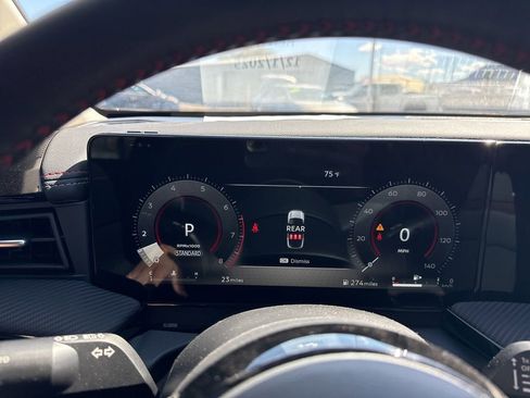 Used 2025 Nissan Kicks SR w/ Illumination Package image 19