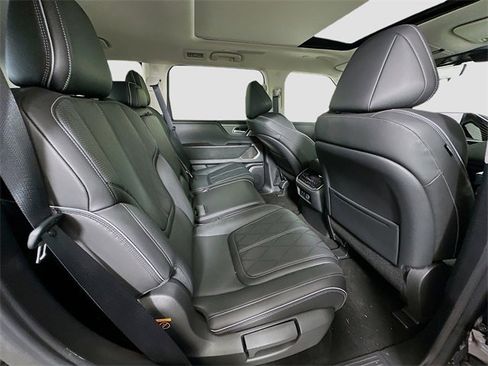 Used 2025 INFINITI QX80 Sensory image 23