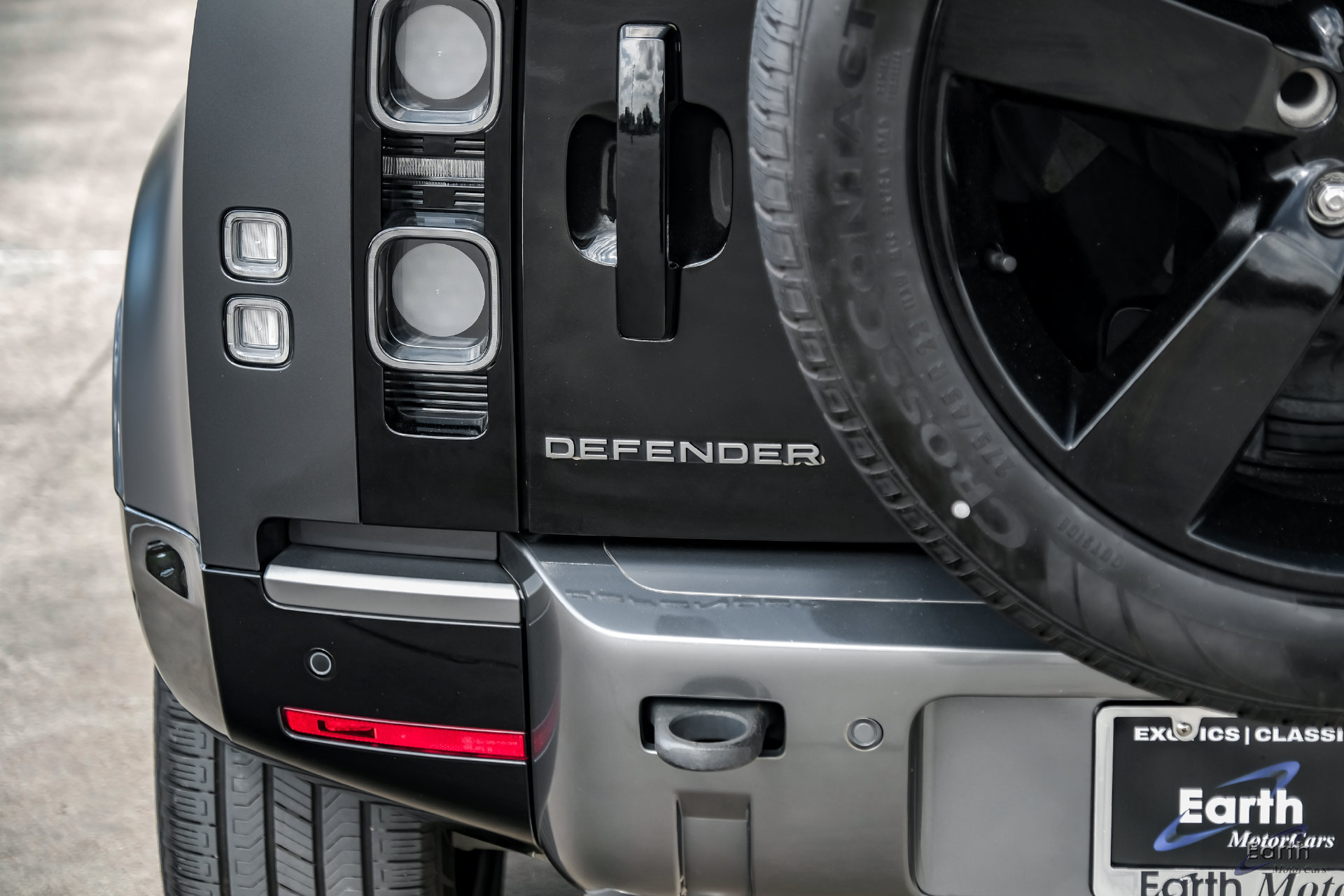 Used 2023 Land Rover Defender 90 V8 AWD/4WD image 16