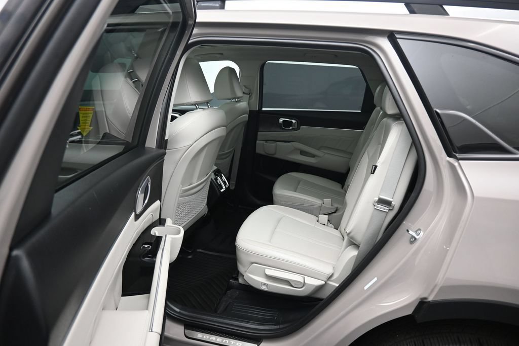Used 2025 Kia Sorento SX AWD/4WD image 39