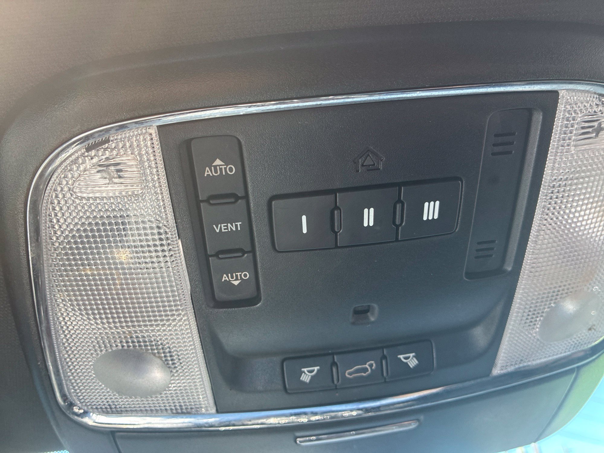 Used 2017 Dodge Durango R/T AWD/4WD image 21