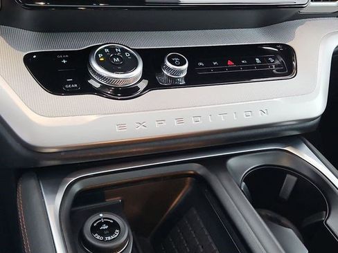 Used 2025 Ford Expedition Max Active image 30