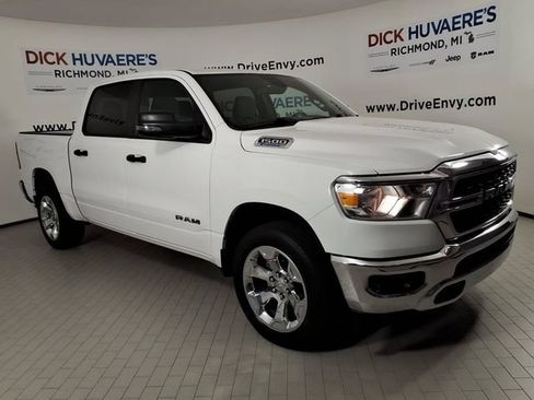 Used 2023 RAM 1500 Big Horn AWD/4WD image 3