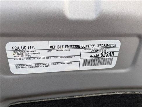 Used 2017 Chrysler Pacifica Platinum FWD image 28