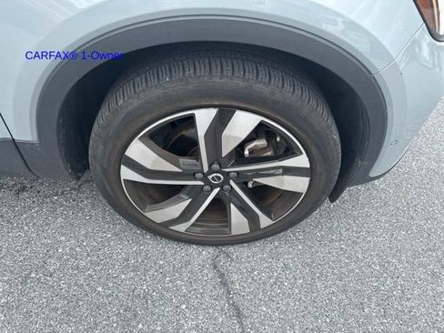 Used 2024 Volvo XC40 B5 Plus w/ Climate Package AWD/4WD image 2
