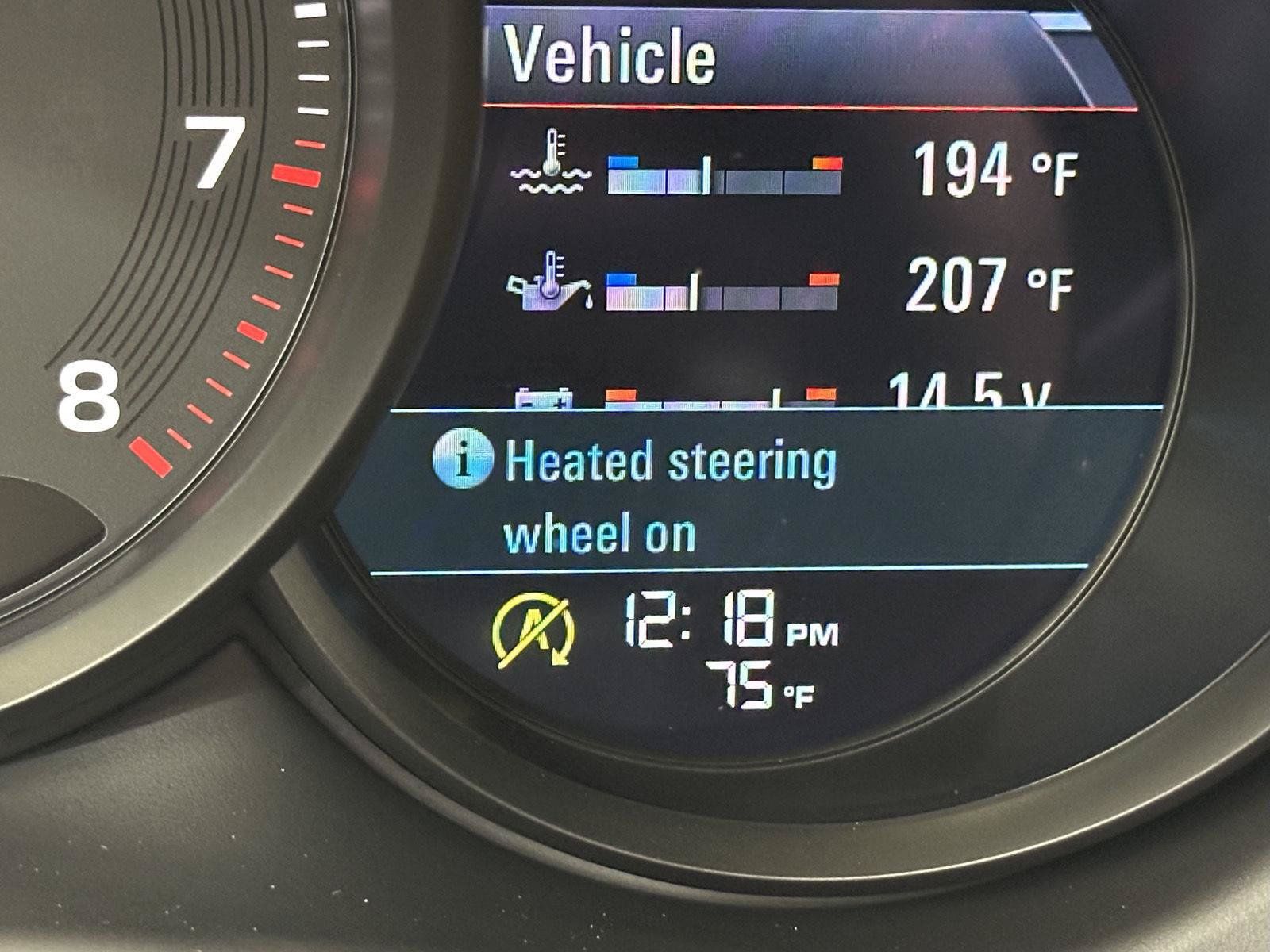 Certified 2026 Porsche Macan AWD/4WD image 23