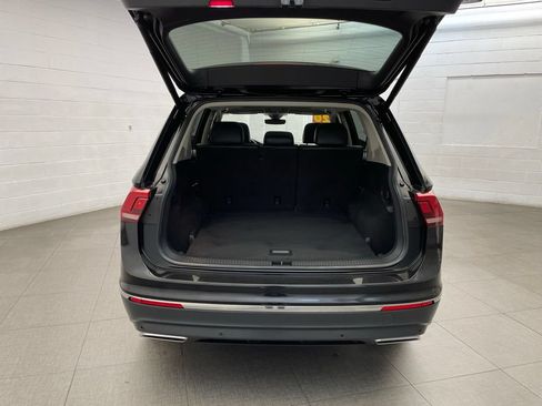 Used 2020 Volkswagen Tiguan SEL AWD/4WD image 26