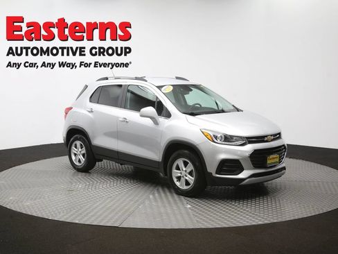 Used 2018 Chevrolet Trax LT w/ LT Convenience Package AWD/4WD image 47