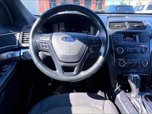 Used 2019 Ford Explorer XLT AWD/4WD image 4