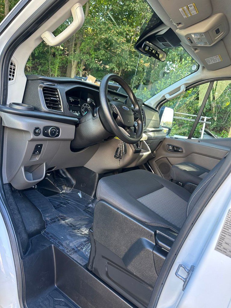 Used 2025 Ford Transit 250 Low Roof w/ Exterior Upgrade Package RWD image 9