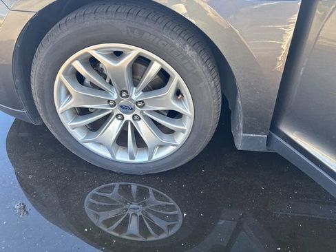 Used 2015 Ford Taurus Limited w/ Equipment Group 301A image 4