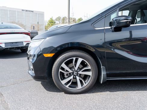 Used 2018 Honda Odyssey Elite image 3