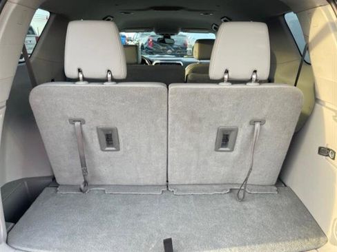 Used 2023 GMC Acadia SLT image 12