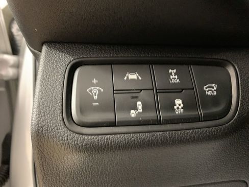 Used 2019 Hyundai Santa Fe Limited image 18