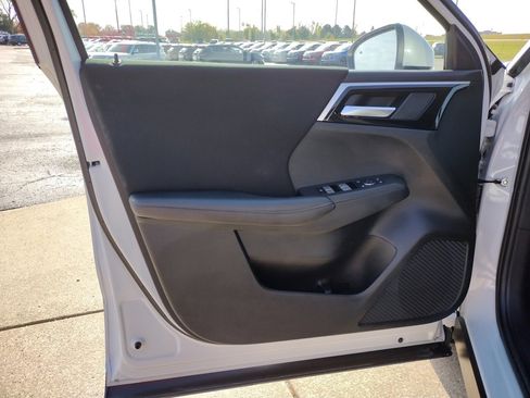 Used 2023 Mitsubishi Outlander ES image 19