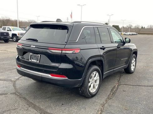 Used 2023 Jeep Grand Cherokee Limited AWD/4WD image 3