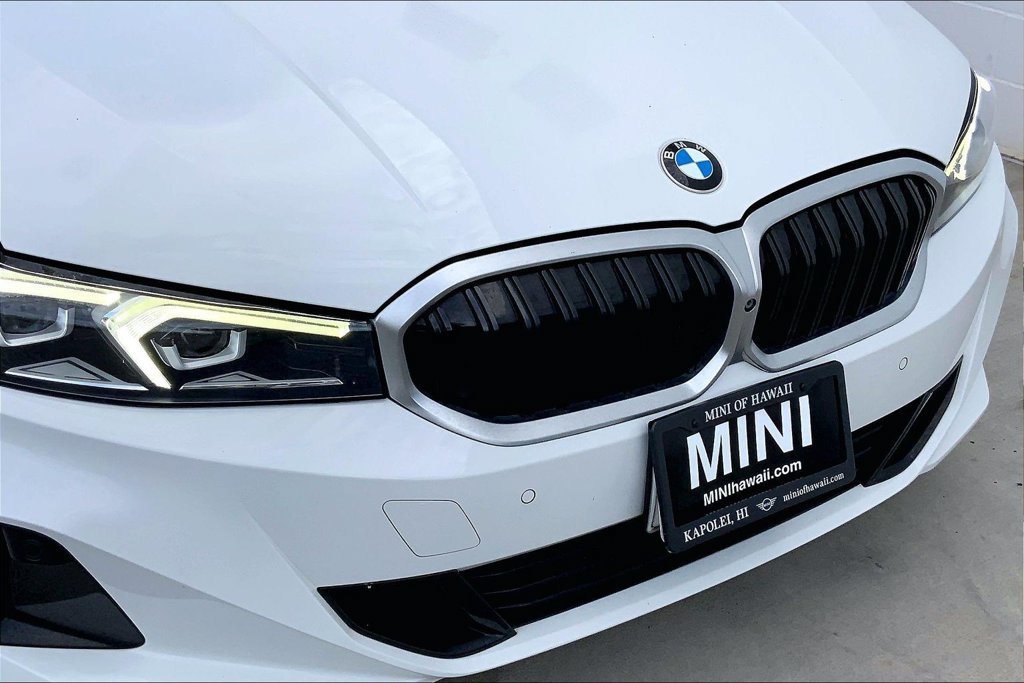 Used 2023 BMW 330i Sedan w/ Parking Assistance Package RWD image 27