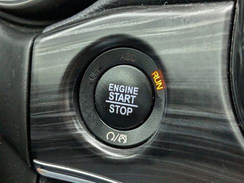 Used 2022 Jeep Grand Cherokee Limited w/ Tech Group image 26