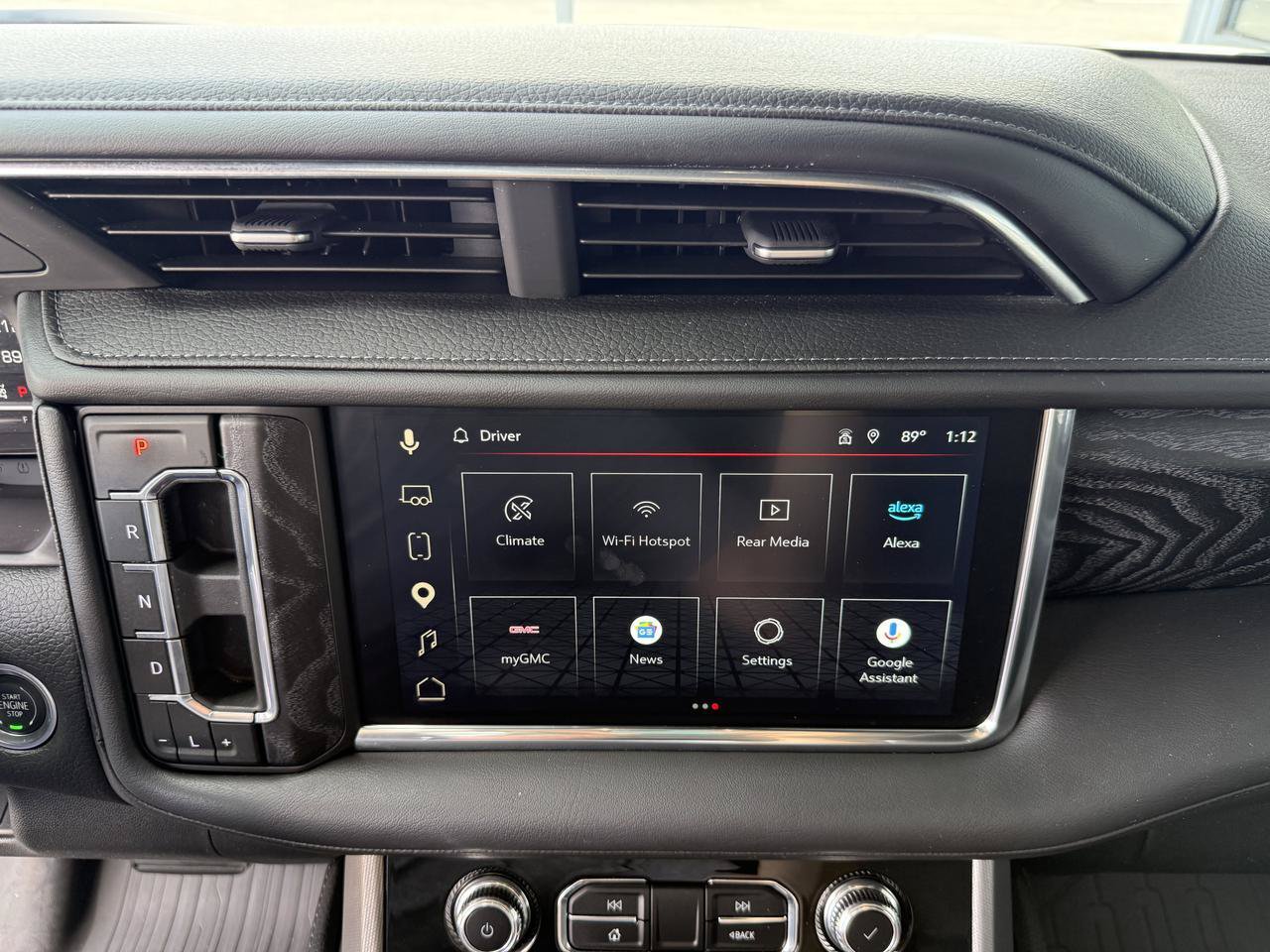 Used 2024 GMC Yukon Denali w/ Advanced Technology Package AWD/4WD image 22