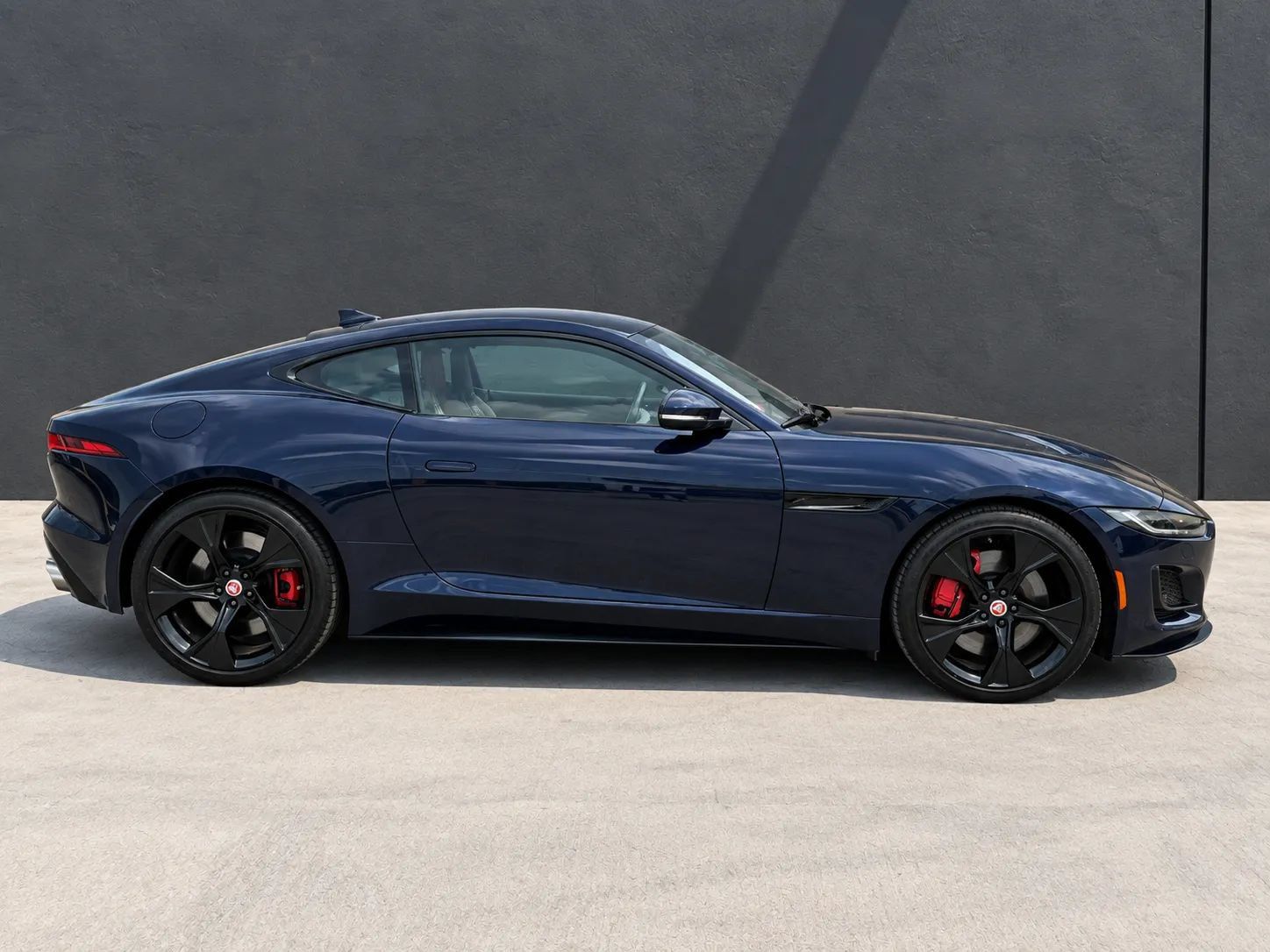 Used 2023 Jaguar F-TYPE R-Dynamic AWD/4WD image 2