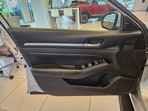 Certified 2023 Nissan Altima 2.5 SV image 14