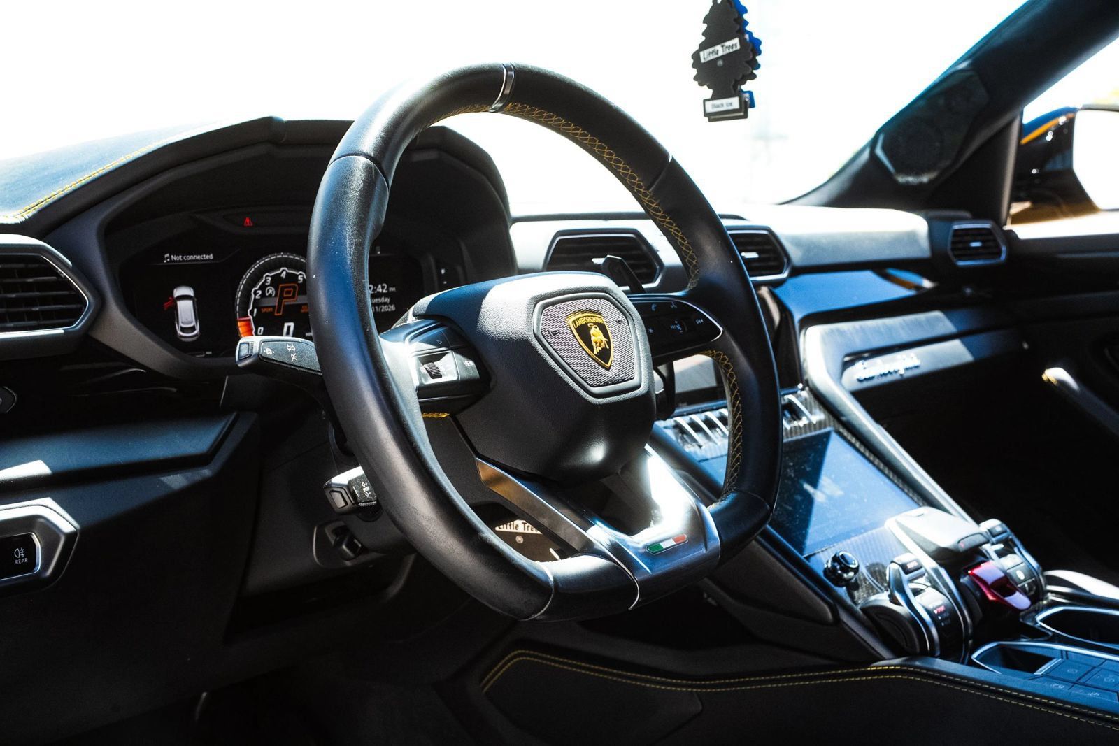 Used 2021 Lamborghini Urus AWD/4WD image 23
