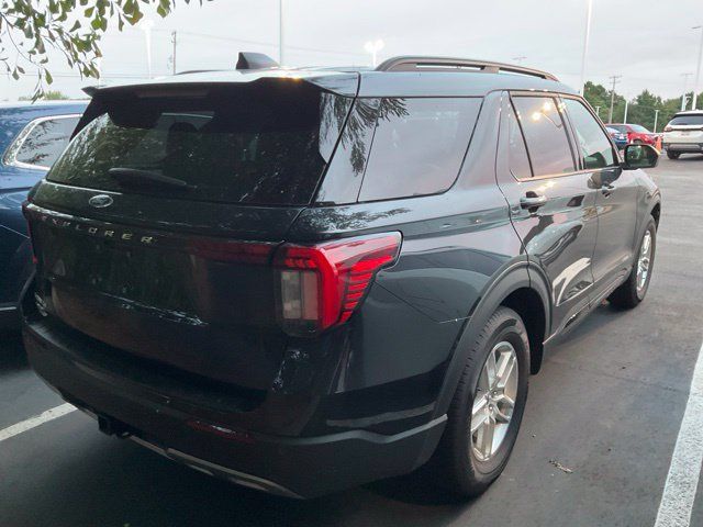 Used 2026 Ford Explorer Active w/ Active Comfort Package RWD image 6