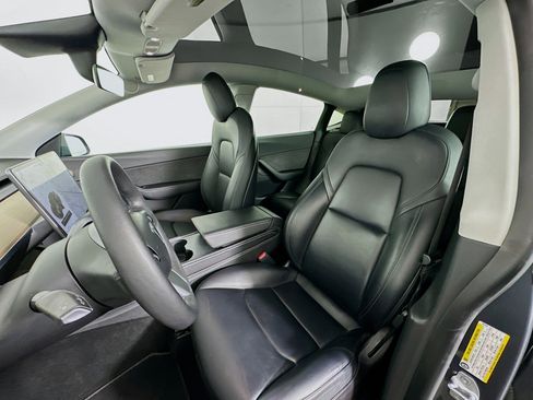 Used 2022 Tesla Model Y Performance image 13