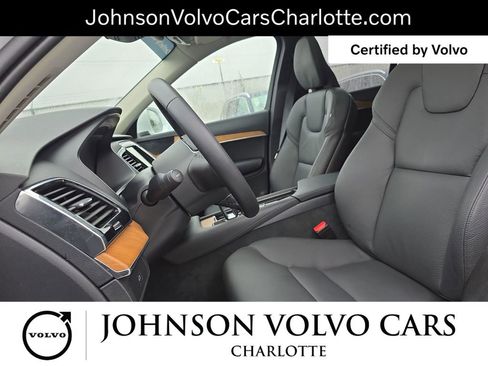 Used 2025 Volvo XC90 B6 Plus AWD/4WD image 17