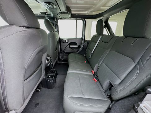 Used 2020 Jeep Wrangler Unlimited Sport S image 15