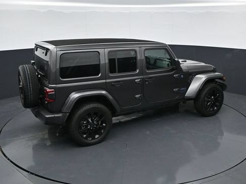Used 2025 Jeep Wrangler Unlimited Sahara w/ Safety Group AWD/4WD image 28