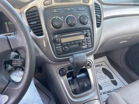 Used 2003 Toyota Highlander 2WD V6 image 24