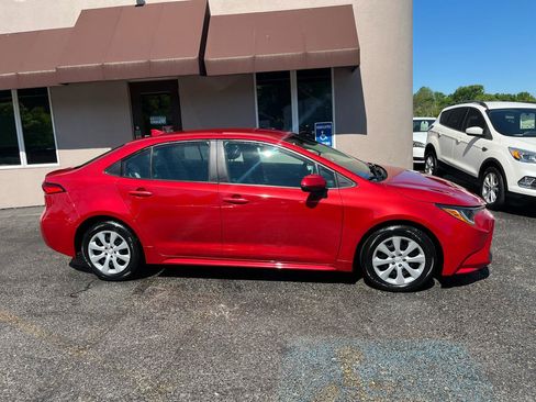 Used 2020 Toyota Corolla LE FWD image 4