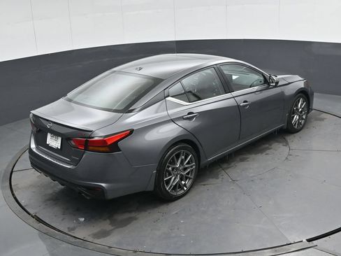 Used 2023 Nissan Altima 2.0 SR FWD image 40