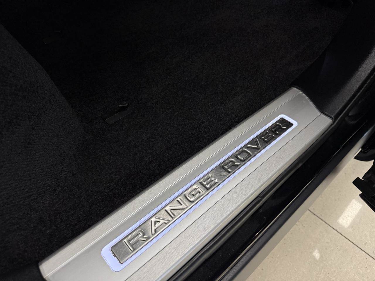 Used 2019 Land Rover Range Rover Long Wheelbase Supercharged AWD/4WD image 30